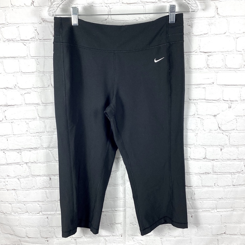 Nike Dri-Fit Black Cropped Leggings Women’s Size Medium Inner Pocket Activewear